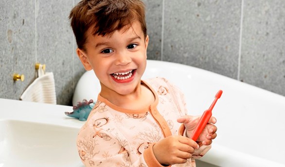 Lo spazzolino delicato per neonati e bambini
